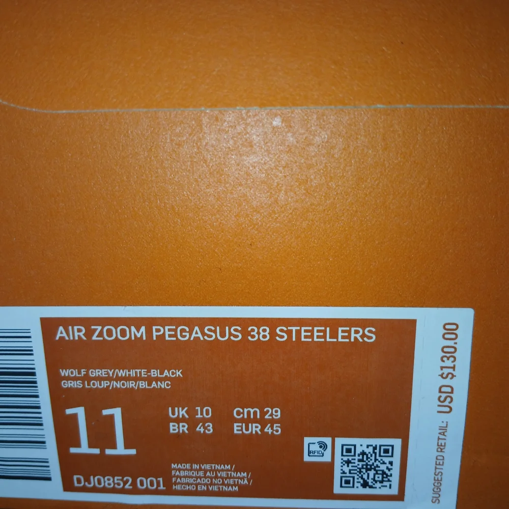 Nike Air Zoom Pegasus 38 in Wolf Grey and Black Pittsburg Steelers. - Picture 1 of 8